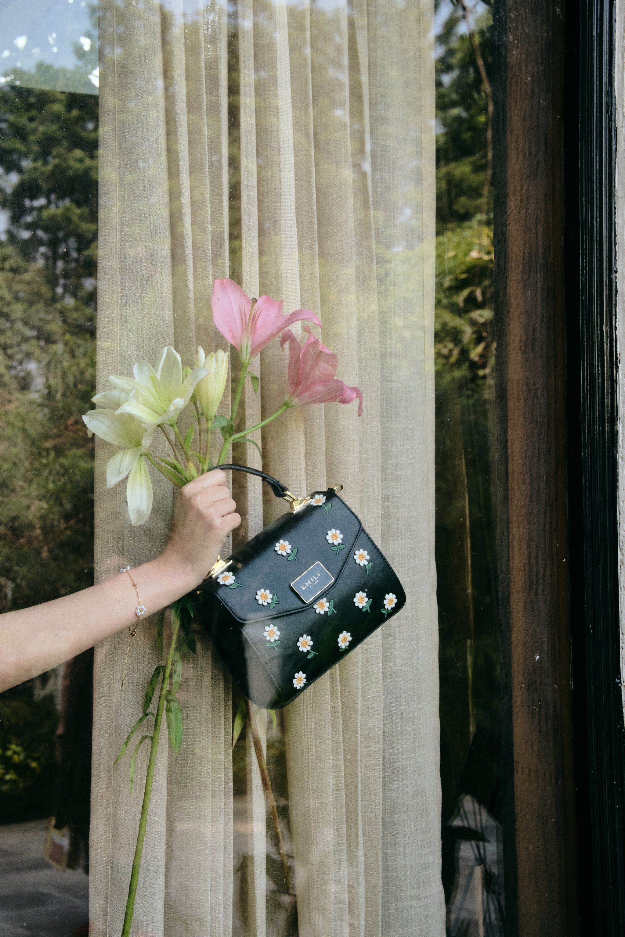 Daisy Crosssbody Bag - Black